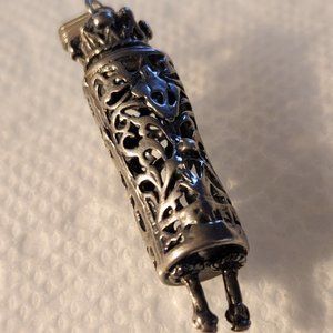 Vintage Sterling Silver Torah Scroll Great Details 2"  5.1g  Pendant